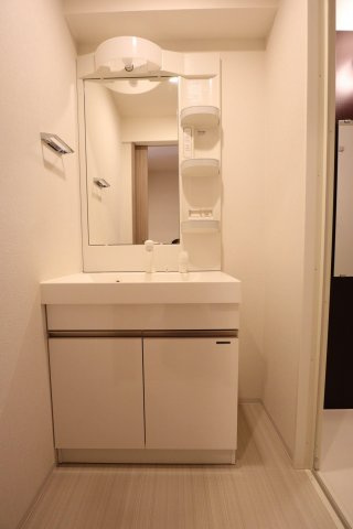 クレストコート靭公園の独立洗面台