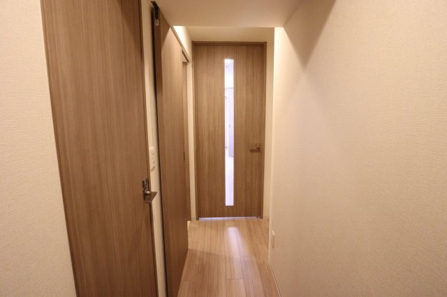 クレストコート靭公園の玄関