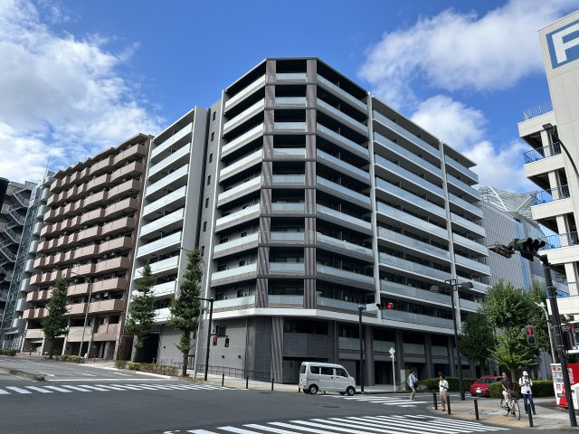 メイツ　ザ・マークス新横浜の外観|11階建て、鉄筋コンクリート造マンション。