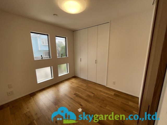 鎌倉市七里ガ浜2丁目　中古戸建の洋室|落ち着いた色調の洋室です