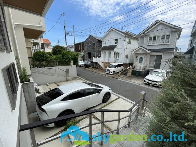 鎌倉市七里ガ浜2丁目　中古戸建の前面道路含む現地写真|前面風景
