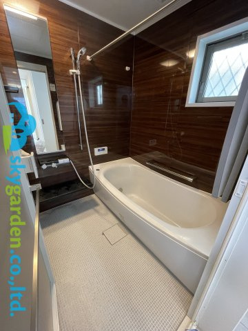 鎌倉市七里ガ浜2丁目　中古戸建の浴室|落ち着いた空間のお風呂です