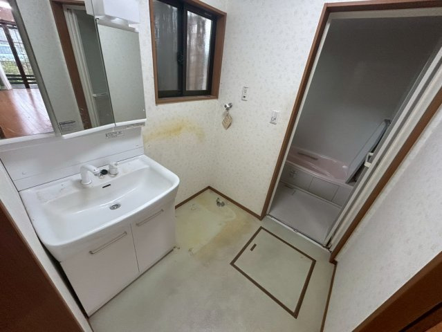 香取郡神崎町藤の台　中古戸建の独立洗面台