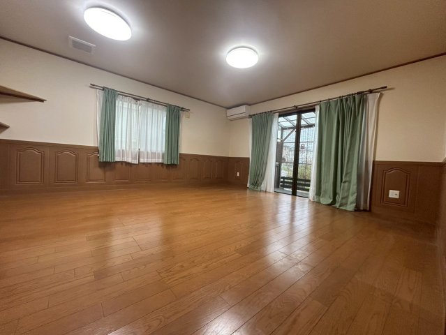 香取郡神崎町藤の台　中古戸建の居間・リビング