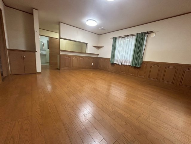 香取郡神崎町藤の台　中古戸建の居間・リビング