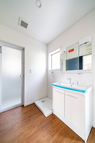 志摩井田原　中古戸建の独立洗面台