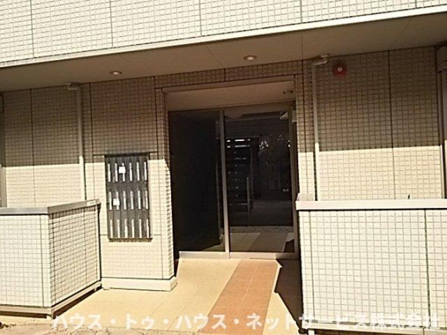 メルベーユおおたかの森　1号棟のエントランス