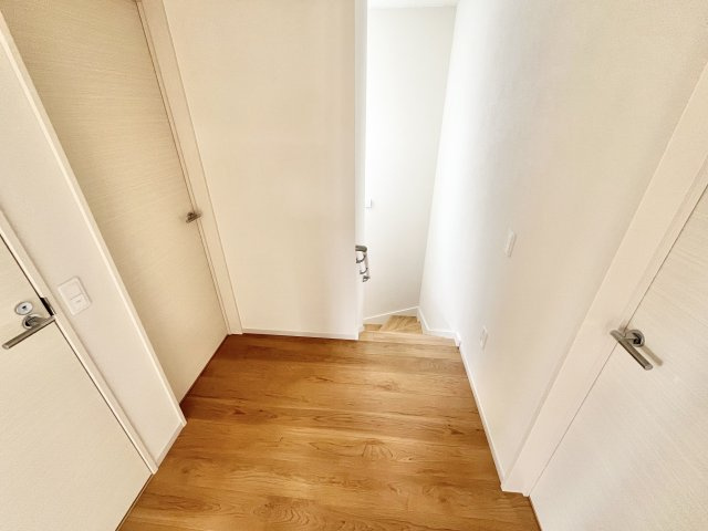 庭代台1期1号棟の玄関