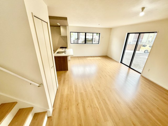 庭代台1期1号棟の居間・リビング