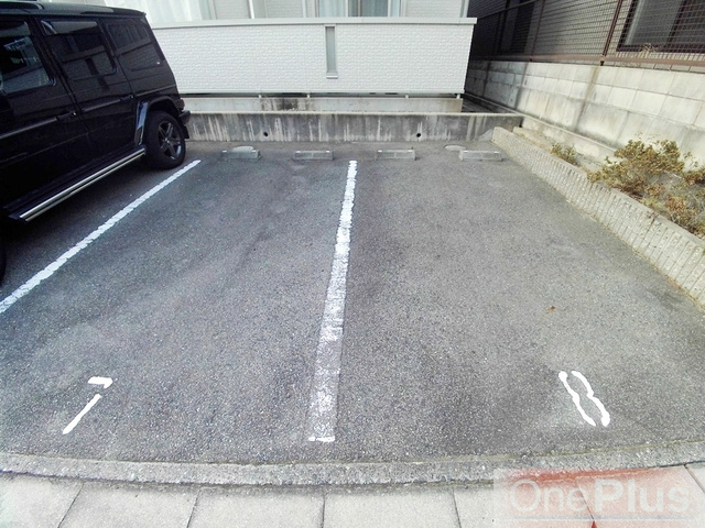 ローズコート芦屋の駐車場