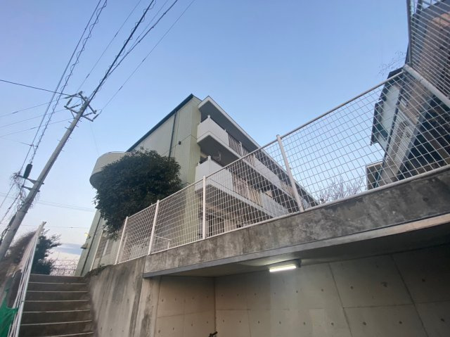 グリーンハイツ東山の外観