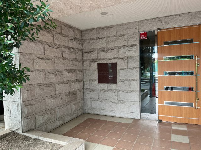 ヴァルコート長津田の外観|マンションエントランスです。