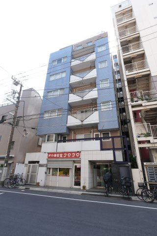 T-WOODビルの外観|落ち着いた雰囲気の外観です