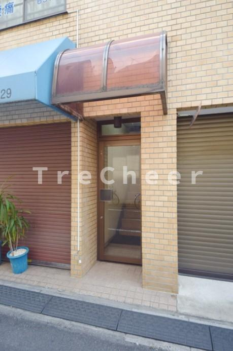 佐藤ビルのエントランス