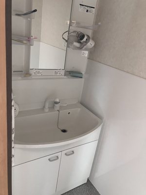 【独立洗面台】 | 淡路市江井　別荘用中古住宅　 | 洗面画像