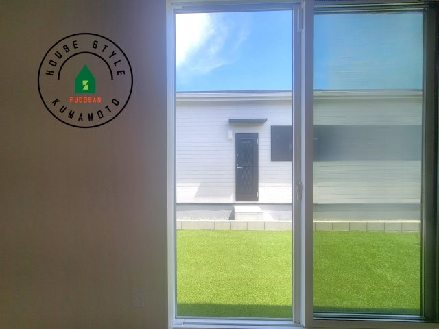 宇城市小川町北新田第6-2棟（2号棟）の展望|窓から緑が見える物件も魅力的です。