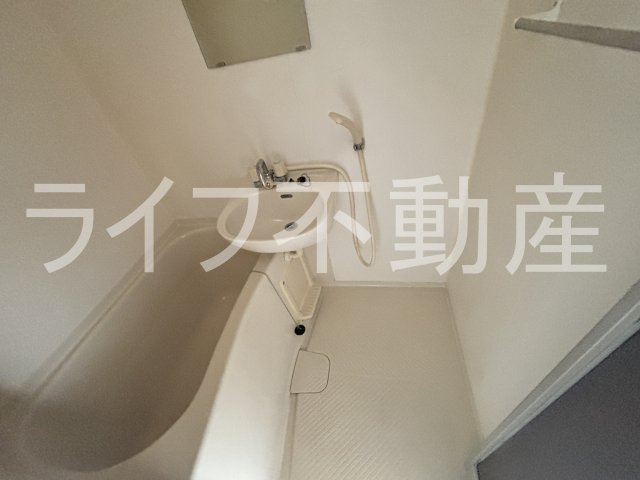 ウィンライフ近大前の浴室|きれいなお風呂です