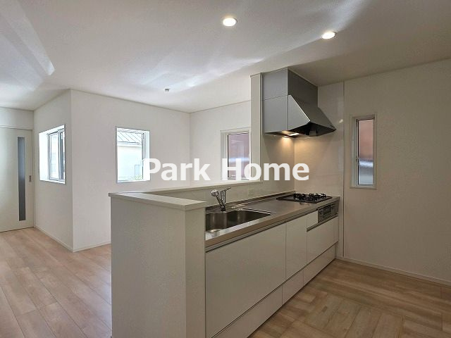 高知市薊野南町 -１号棟-新築戸建てのキッチン