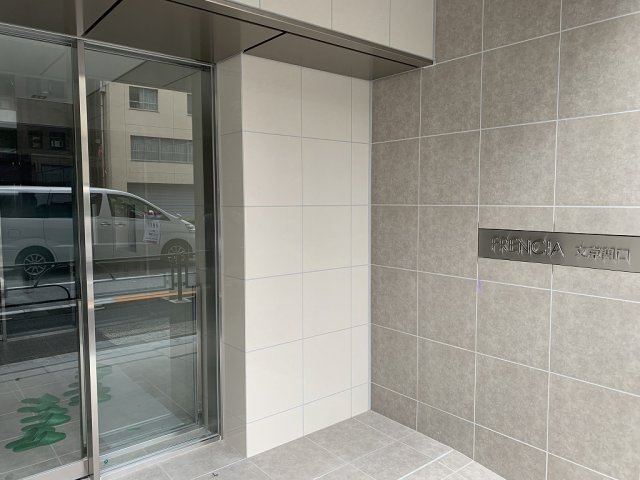 フレンシア文京関口のエントランス