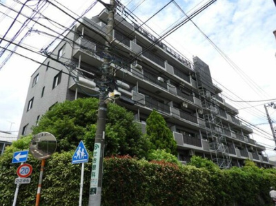 【外観】 | ライオンズマンション中野坂上シティ | 鉄筋コンクリート造のがっちりとした建物。