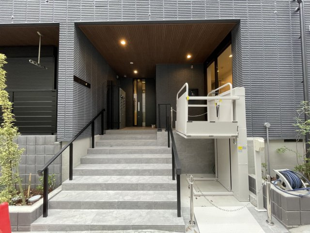 【エントランス】
