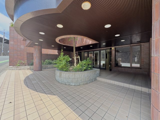 リヴァージュ高林のエントランス