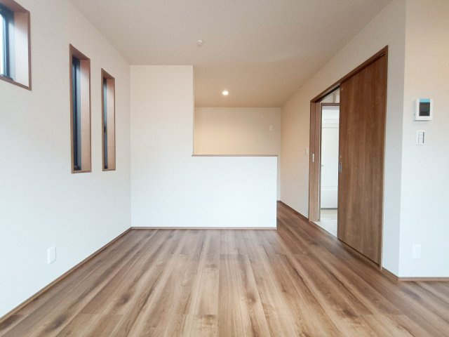 八潮市　古新田　新築戸建　　全1棟の居間・リビング|ゆったり過ごせる居間です