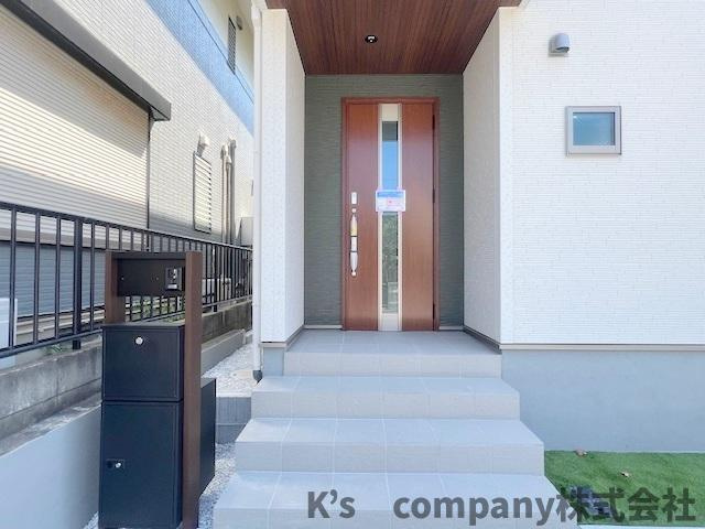 茅ヶ崎市松浪2丁目　新築戸建　3号棟の玄関|外玄関周辺スペース◇