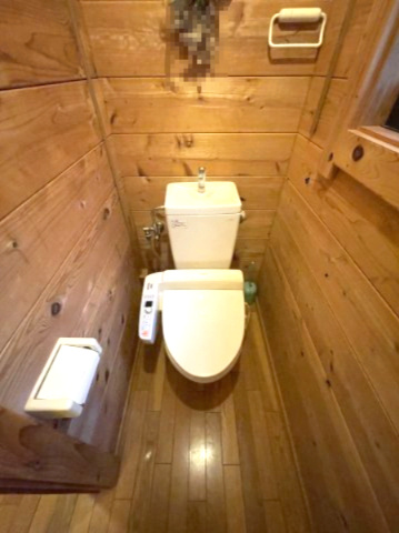 高島市新旭町熊野本中古ログハウスのトイレ