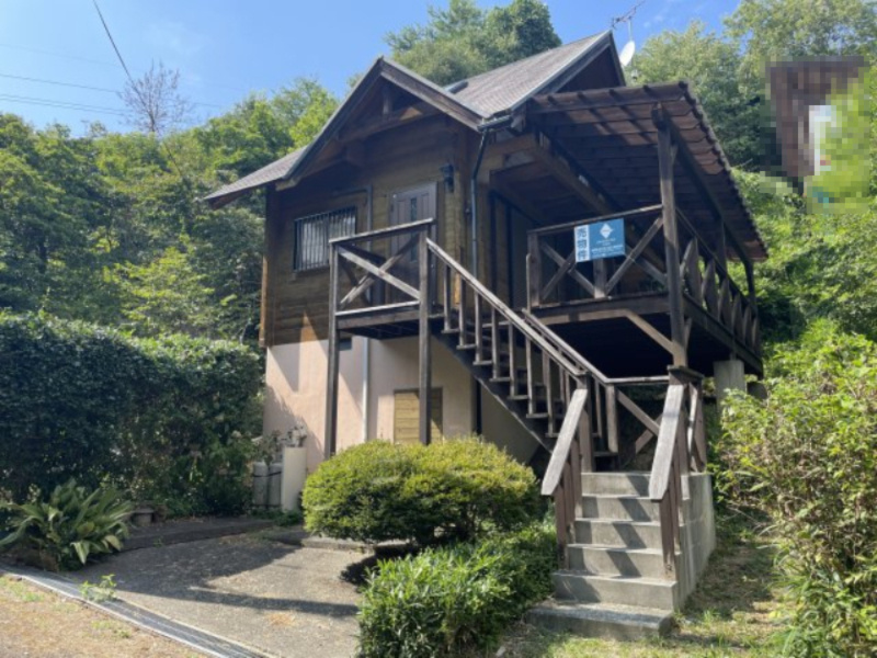 高島市新旭町熊野本中古ログハウスの外観