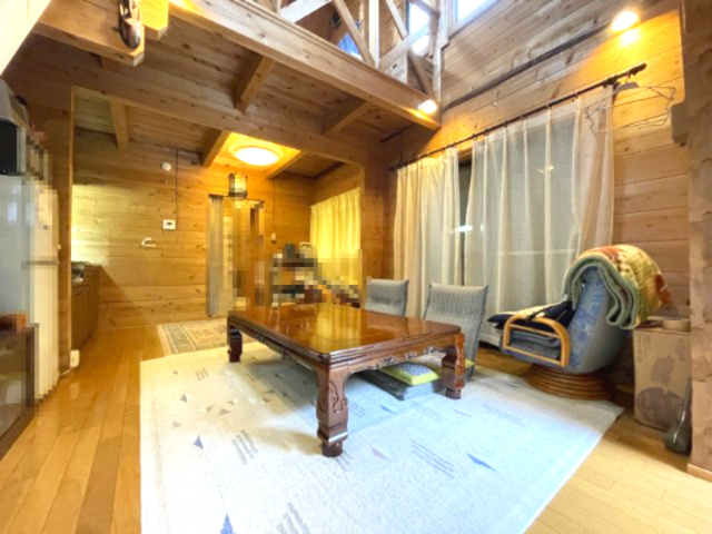 高島市新旭町熊野本中古ログハウスの内装