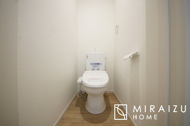 【トイレ】 | おしり洗浄、ビデ洗浄、暖房便座の機能を標準装備。トイレットペーパーの無駄遣いを防ぎ、肌を傷つける心配がありません♪