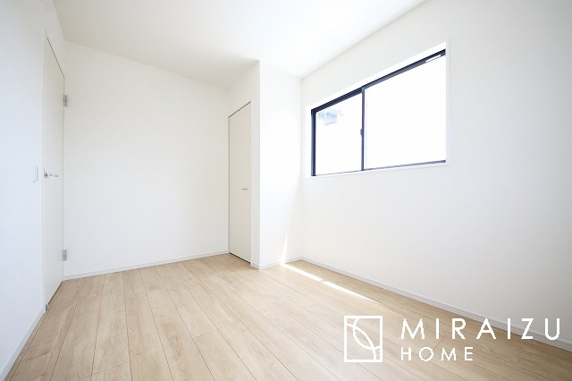 【子供部屋】 | 暮らしやすさを考えたプランで快適な現地ロケーションを実現。安らぎに満たされる、ゆとりのある日々を過ごせます♪