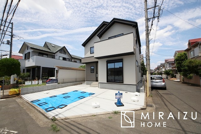 【前面道路含む現地写真】 | 日当たりの良いお家は嬉しいですよね。それぞれ価値観が分かれる箇所です、実際に内覧して日当たりの心地よさをご体感下さいね♪