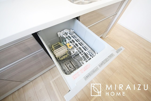 【キッチン】 | 暮らしやすさを考えたプランで快適な現地ロケーションを実現。安らぎに満たされる、ゆとりのある日々を過ごせます♪