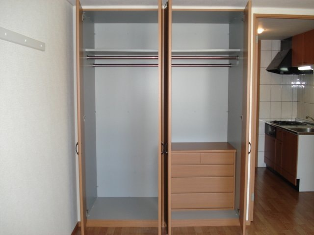 トランキーロの収納|クローゼット内