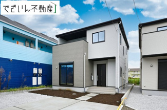 【外観】 | ≪1号棟≫流行に左右されず、将来にわたって価値が継続する「上質」な佇まい。おしゃれな雰囲気や自然の潤い、親しみやすさといった個性を、街に新たな価値をもたらし続けます。
現地(2025年9月撮影)