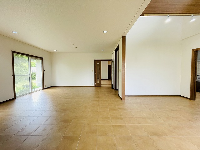 【居間・リビング】 | 筑紫野市美しが丘南５丁目　戸建て