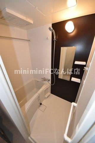 大阪市西区西本町１丁目の賃貸マンションの浴室