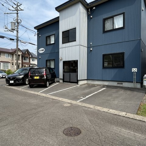 ポプラ若草の駐車場|駐車場があります