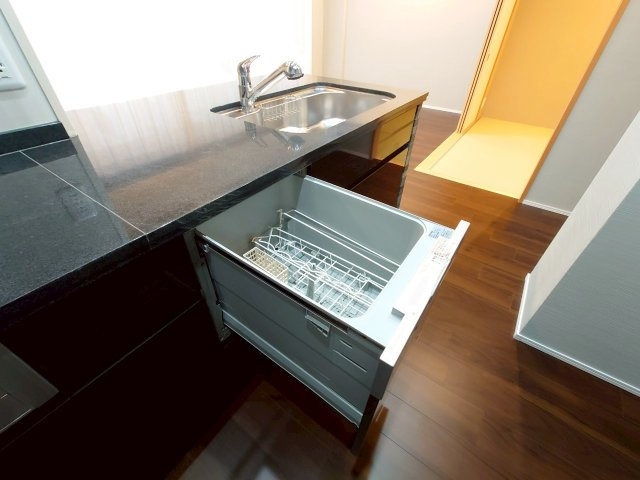 地下鉄『四条』駅徒歩2分＆阪急『烏丸』駅徒歩４分☆リフォーム完了で即入居可能☆四条烏丸クロスマークのキッチン|食器洗浄乾燥機