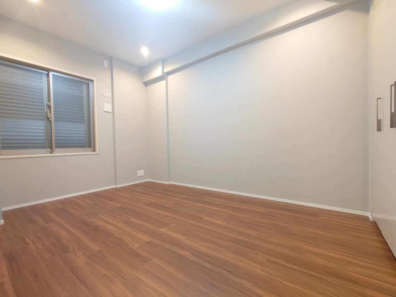 地下鉄『四条』駅徒歩2分＆阪急『烏丸』駅徒歩４分☆リフォーム完了で即入居可能☆四条烏丸クロスマークの洋室|洋室