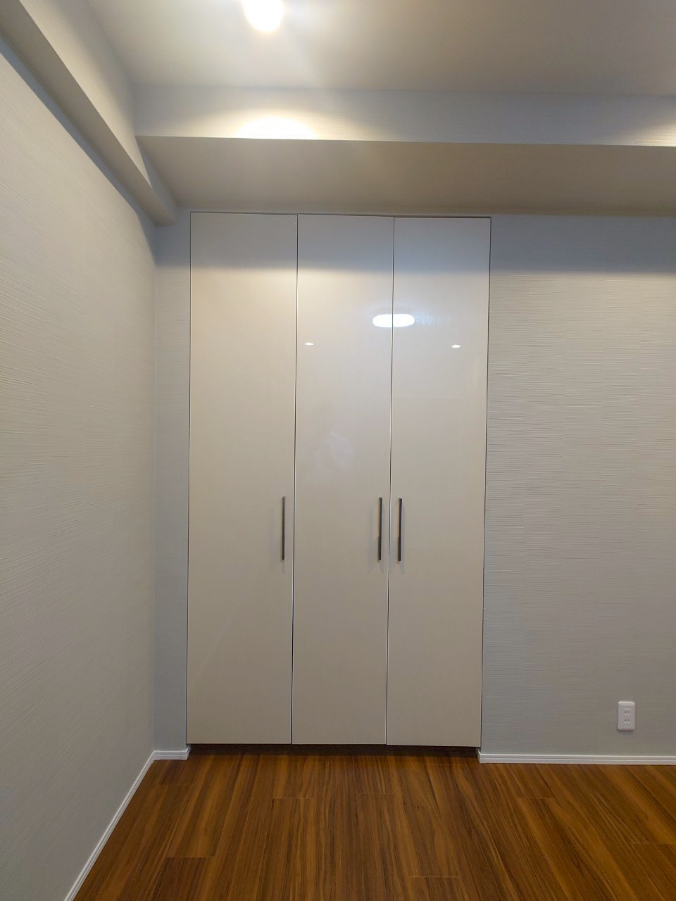 地下鉄『四条』駅徒歩2分＆阪急『烏丸』駅徒歩４分☆リフォーム完了で即入居可能☆四条烏丸クロスマークの洋室|クローゼット