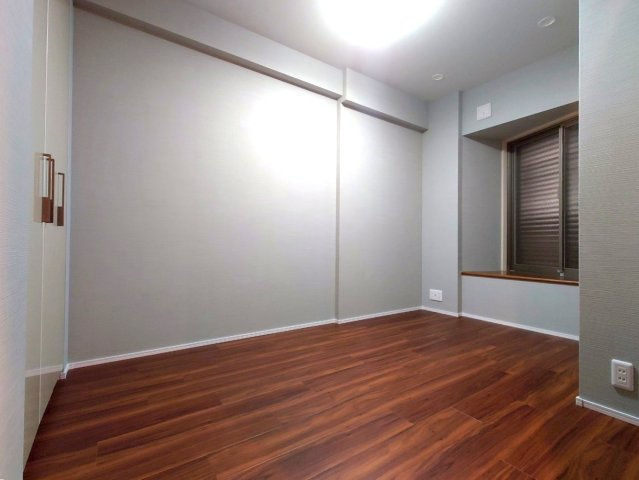 地下鉄『四条』駅徒歩2分＆阪急『烏丸』駅徒歩４分☆リフォーム完了で即入居可能☆四条烏丸クロスマークの洋室|洋室