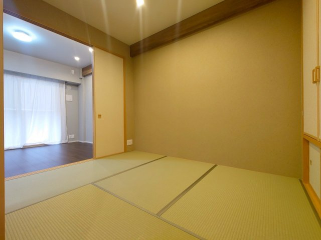 地下鉄『四条』駅徒歩2分＆阪急『烏丸』駅徒歩４分☆リフォーム完了で即入居可能☆四条烏丸クロスマークの和室|和室