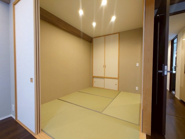 地下鉄『四条』駅徒歩2分＆阪急『烏丸』駅徒歩４分☆リフォーム完了で即入居可能☆四条烏丸クロスマークの和室|和室