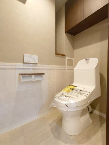 地下鉄『四条』駅徒歩2分＆阪急『烏丸』駅徒歩４分☆リフォーム完了で即入居可能☆四条烏丸クロスマークのトイレ|トイレ