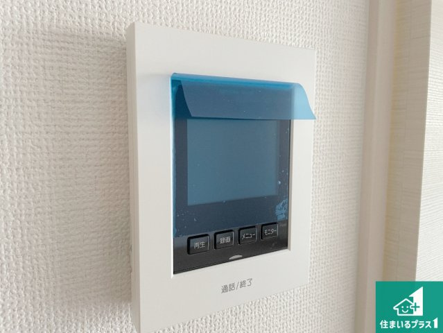 京都市伏見区桃山与五郎町　第3期　新築一戸建ての防犯設備|カラーモニターインターホン！声だけでなく来訪者の姿や顔がモニターで確認できるので、小さなお子様がいらっしゃるご家庭でも安心できます！