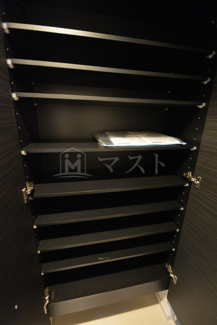 スワンズシティ堂島川の収納