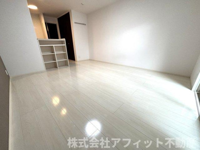 【寝室】 | メルヴェーユ | 洋室13帖